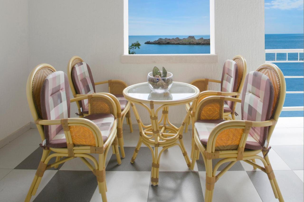Royal Holiday Apartments Sveti Stefan Eksteriør billede