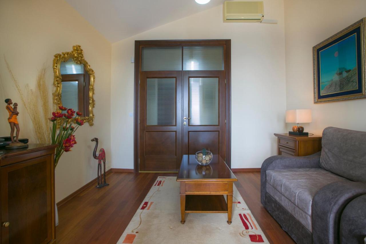Royal Holiday Apartments Sveti Stefan Eksteriør billede