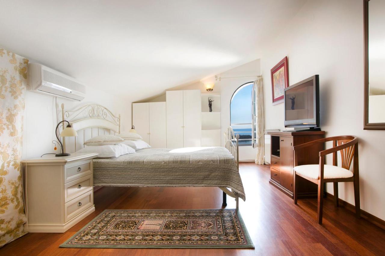 Royal Holiday Apartments Sveti Stefan Eksteriør billede