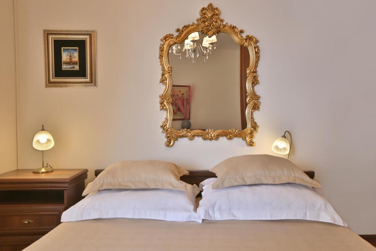 Royal Holiday Apartments Sveti Stefan Eksteriør billede