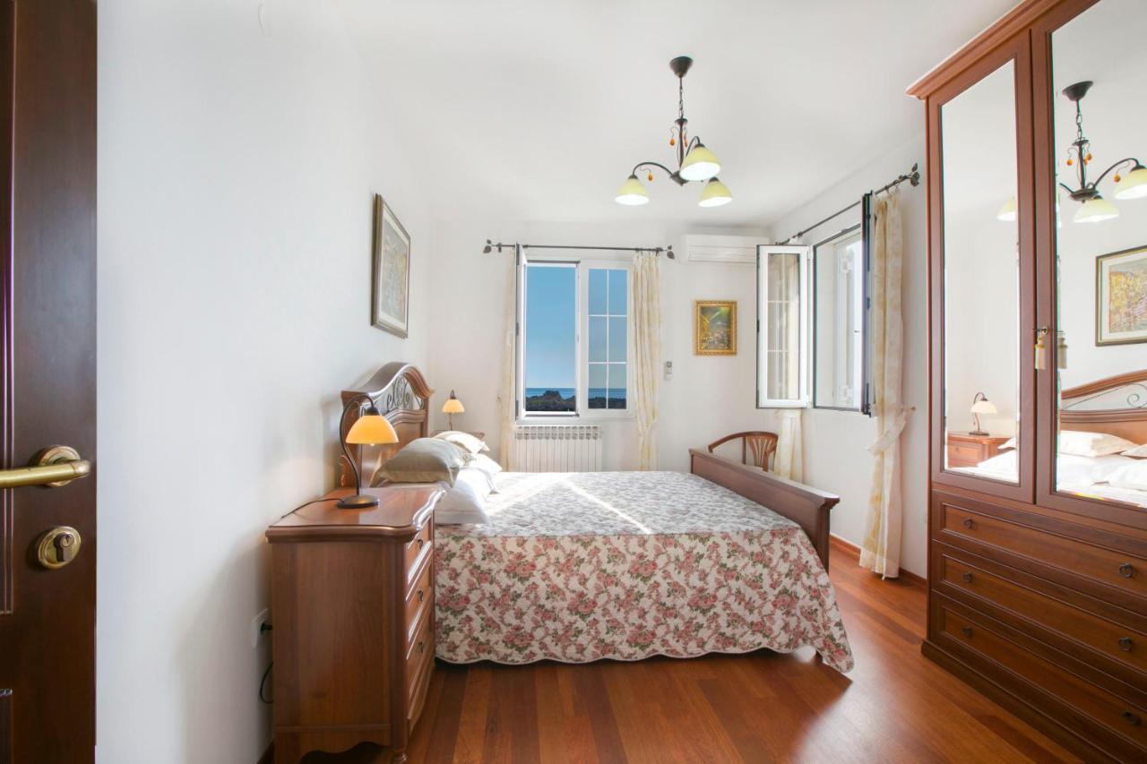 Royal Holiday Apartments Sveti Stefan Eksteriør billede