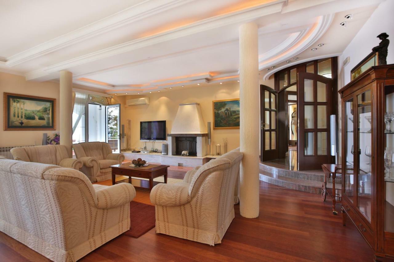 Royal Holiday Apartments Sveti Stefan Eksteriør billede